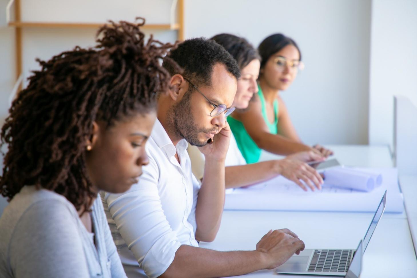 Session de formation sur les stratégies d'épargne et d'investissement personnel