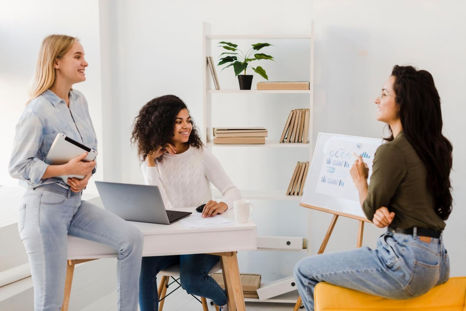 Espace de travail collaboratif où se concrétisent les stratégies financières